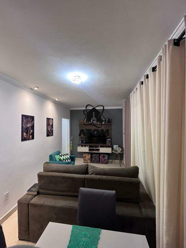 Casa à venda no Jardim Ana Rosa: 