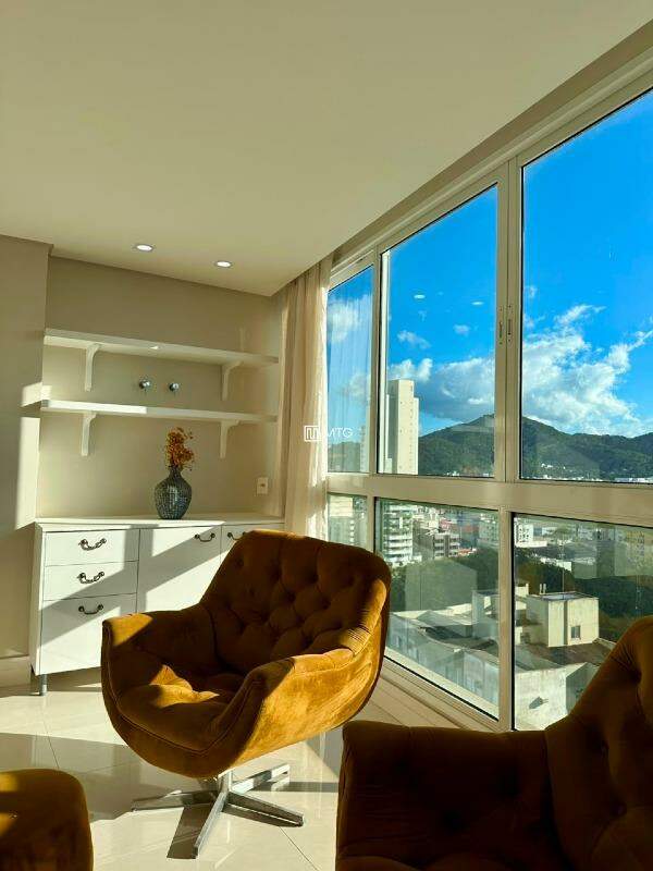 Apartamento para aluguel no Centro: 