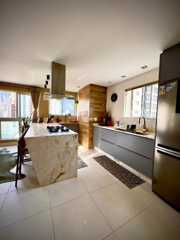Apartamento para aluguel no Centro: 