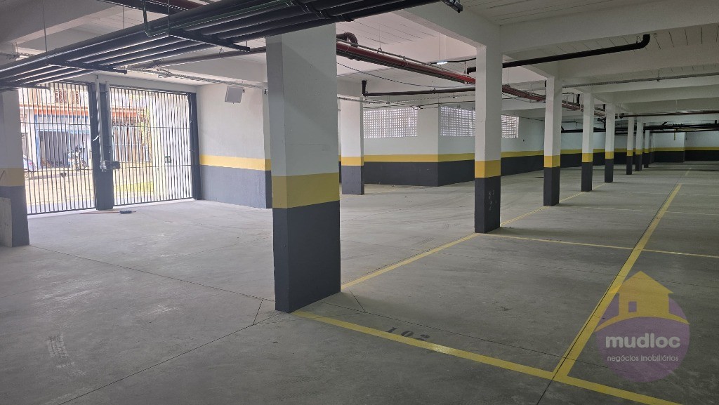 Apartamento para aluguel no JARDIM SANTA CRUZ: 2 Vagas no Subsolo