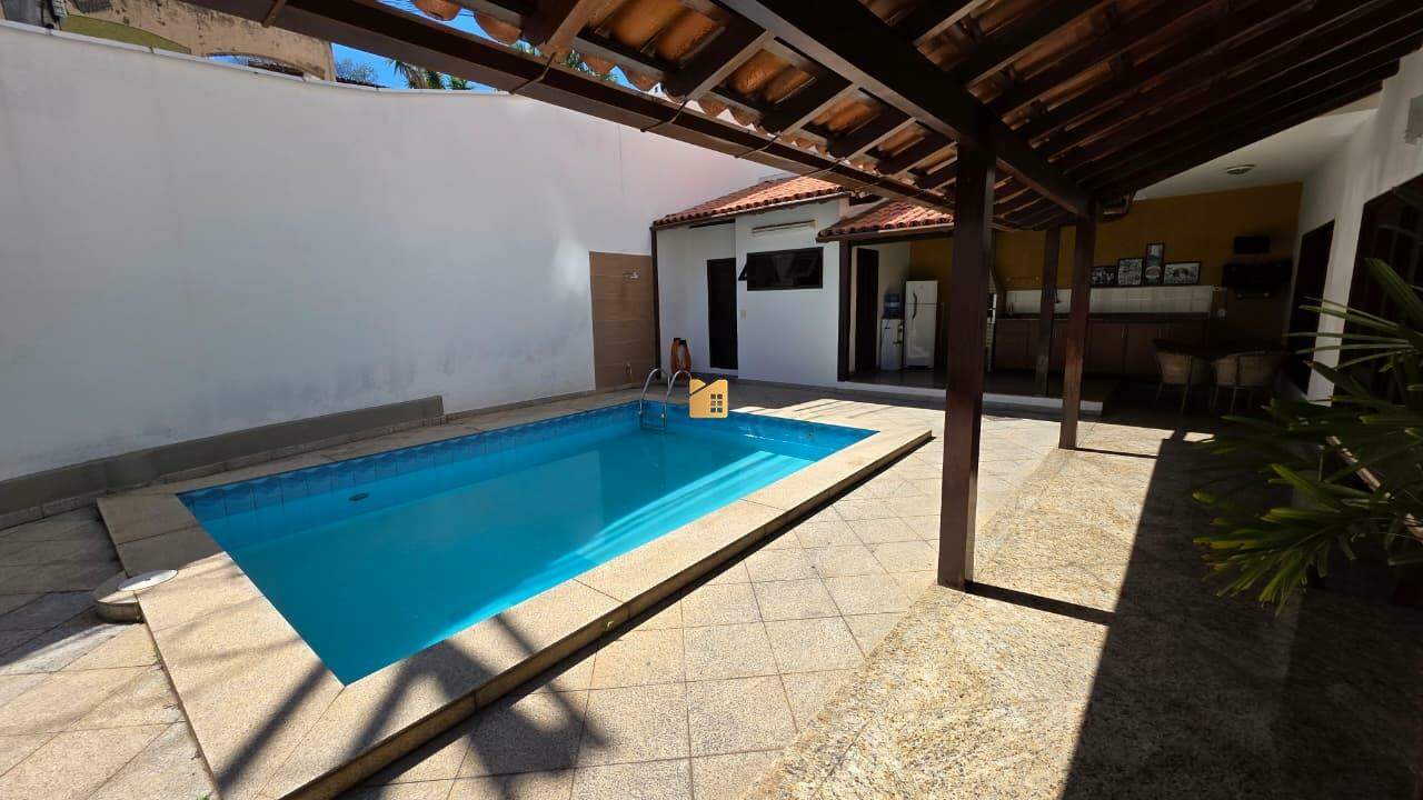 Casa à venda no Gilberto Machado: 