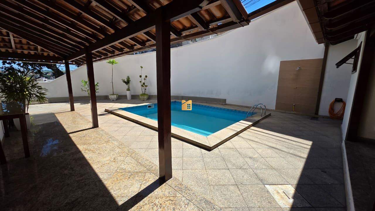 Casa à venda no Gilberto Machado: 