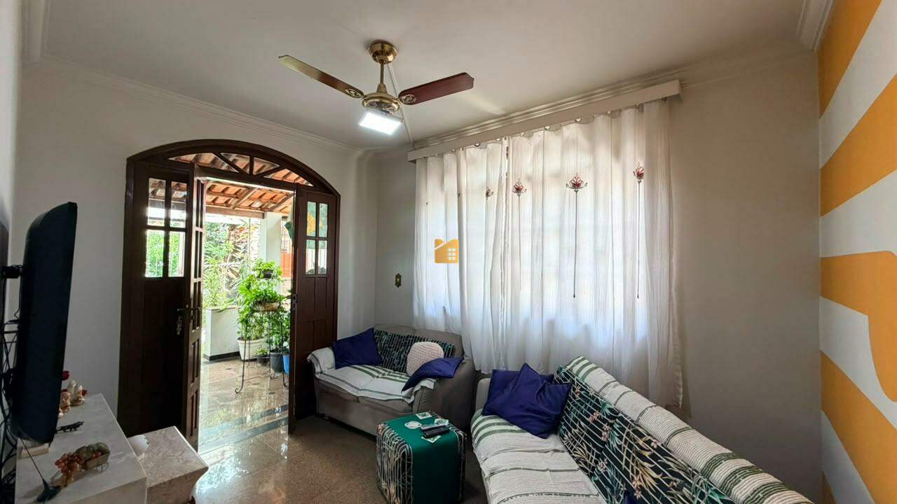Casa à venda no BNH: 