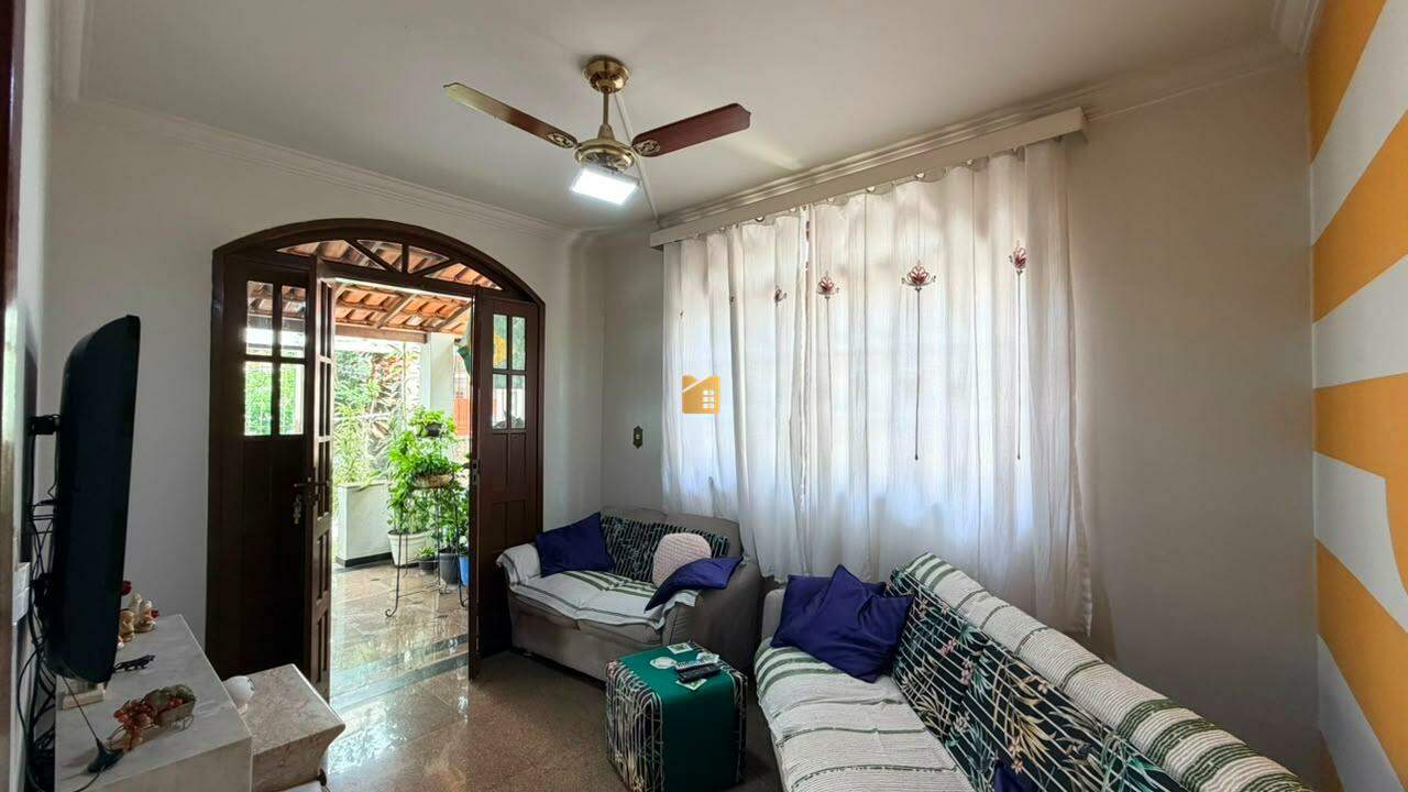 Casa à venda no BNH: 