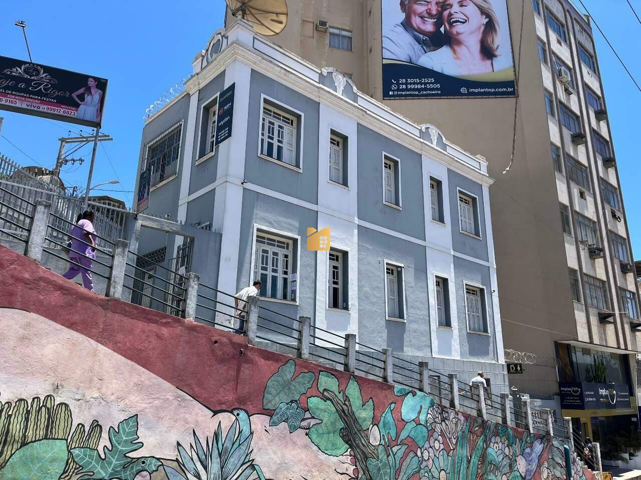 Prédio Inteiro à venda no Centro: 