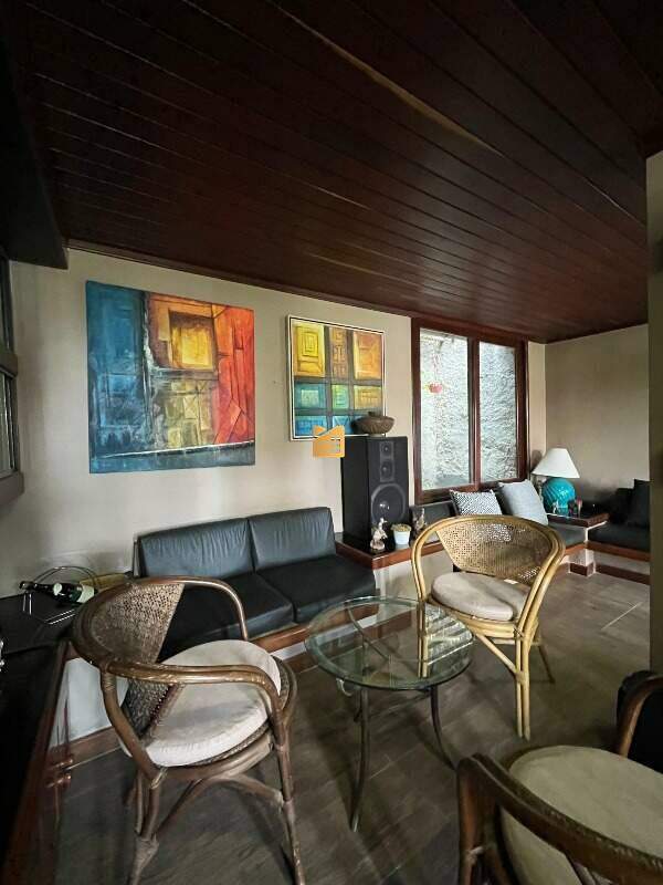 Casa à venda no Gilberto Machado: 