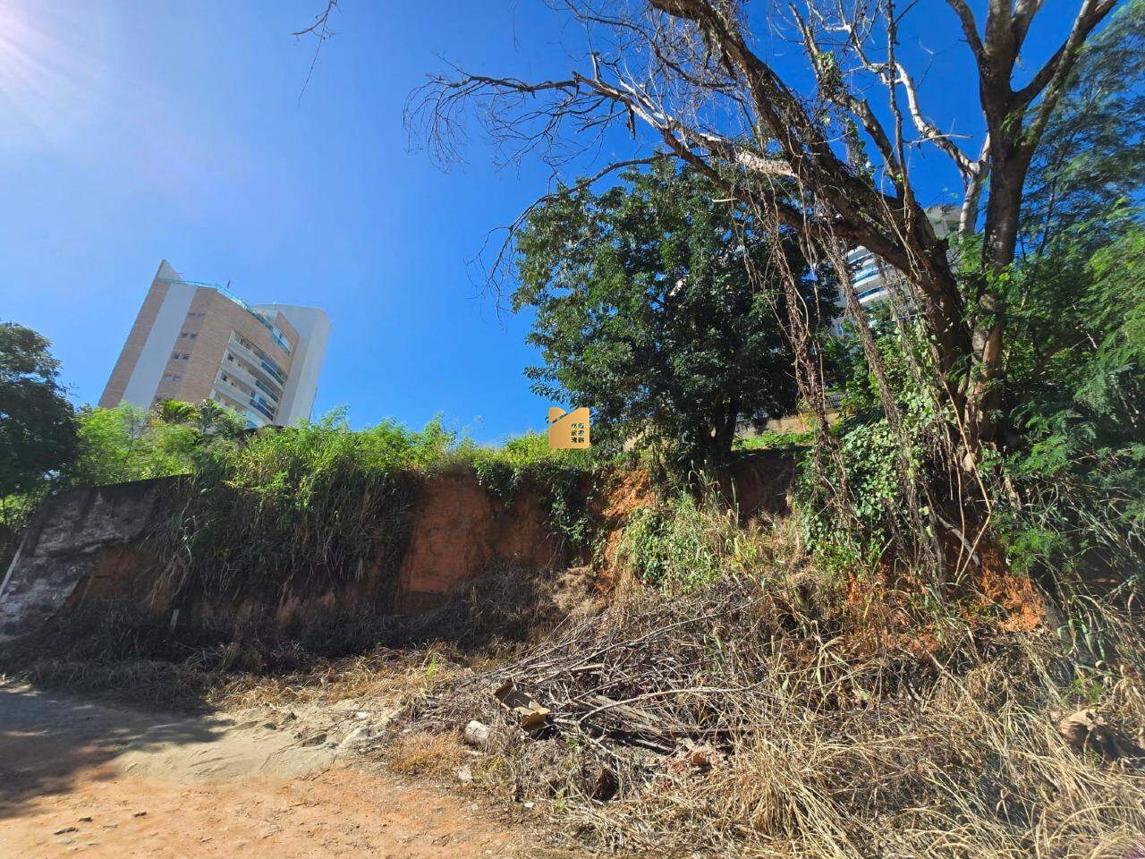Terreno à venda no Gilberto Machado: 