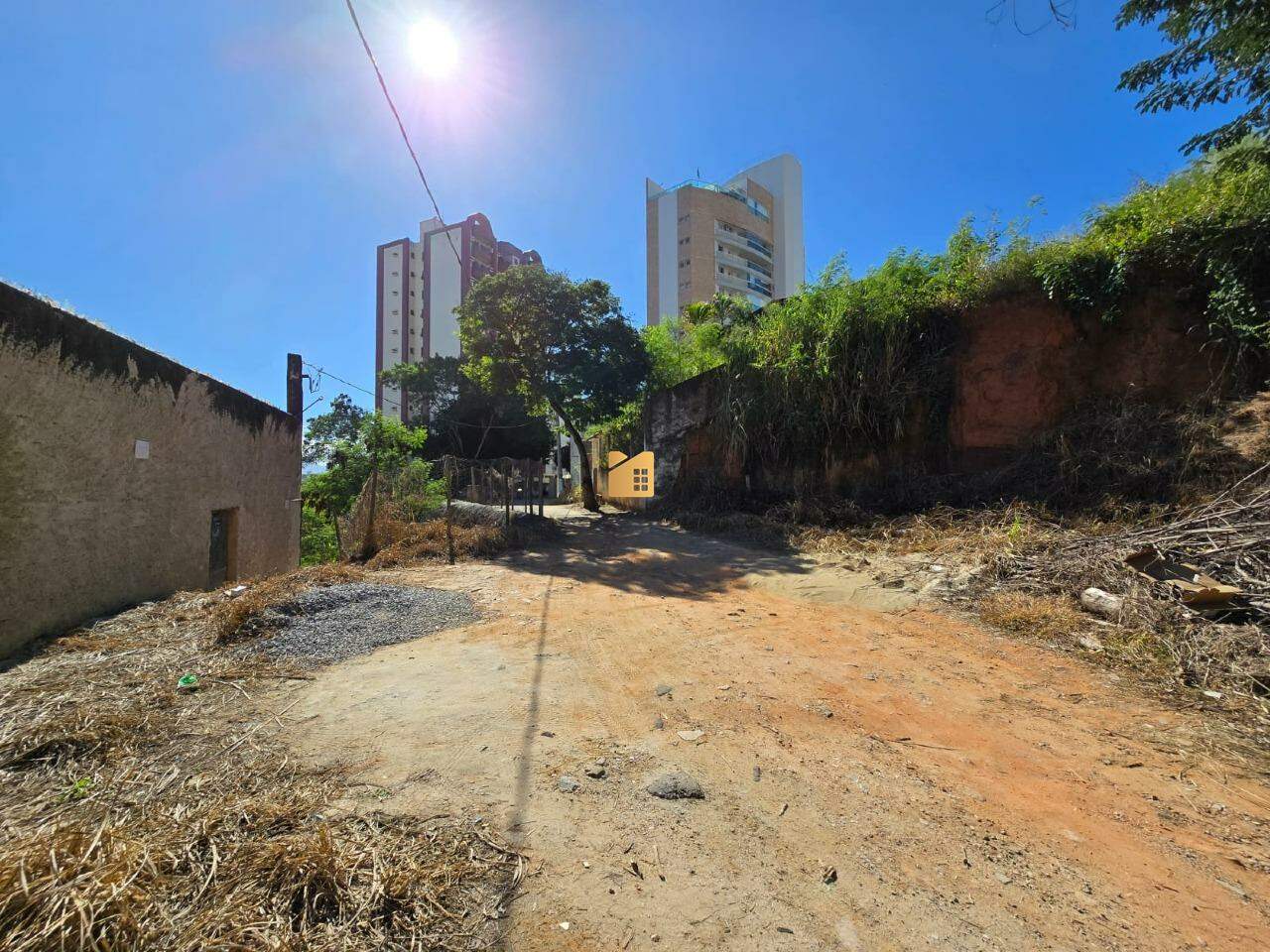 Terreno à venda no Gilberto Machado: 