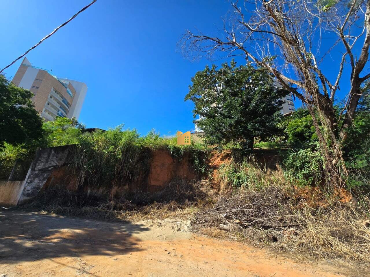 Terreno à venda no Gilberto Machado: 