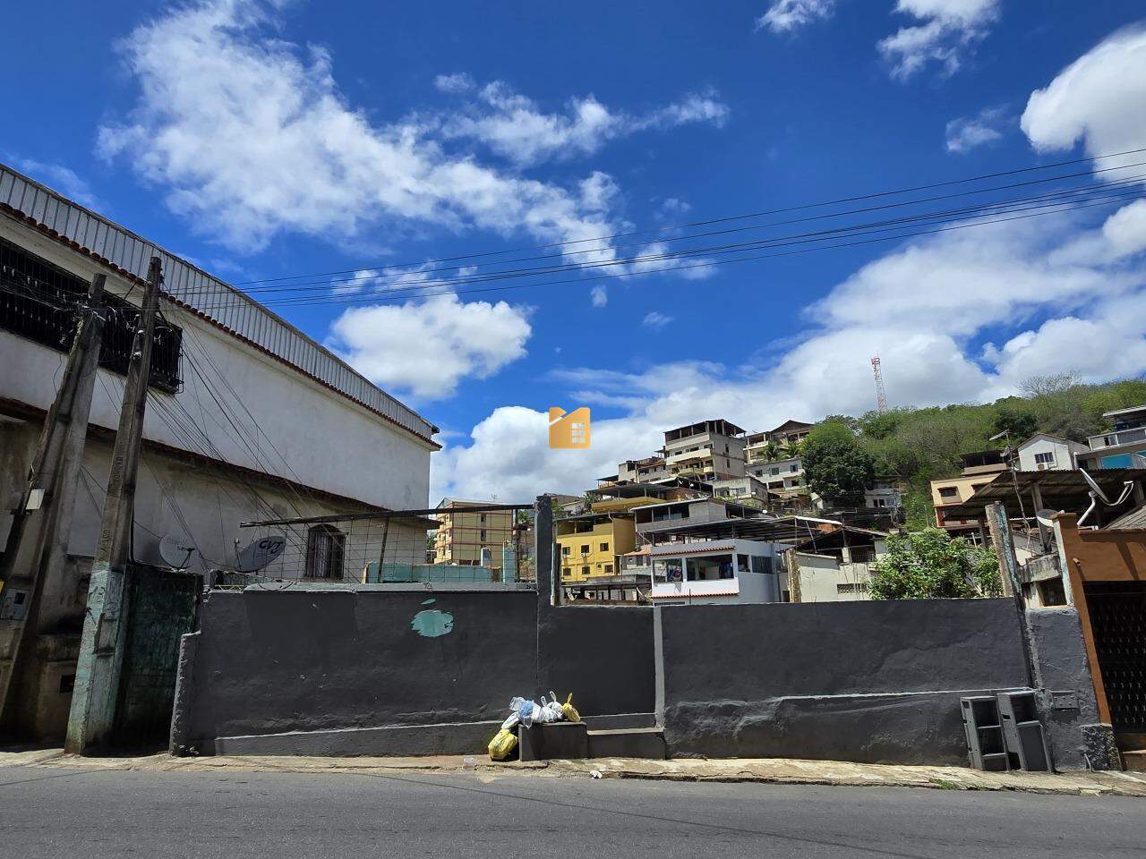 Terreno à venda no Maria Ortiz: 