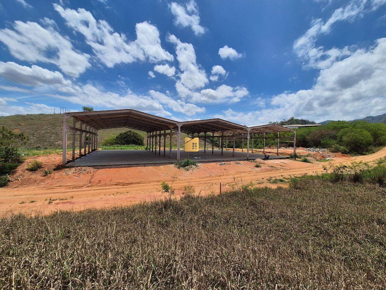 GALPÃO para aluguel no CORREGO SANTANA : 