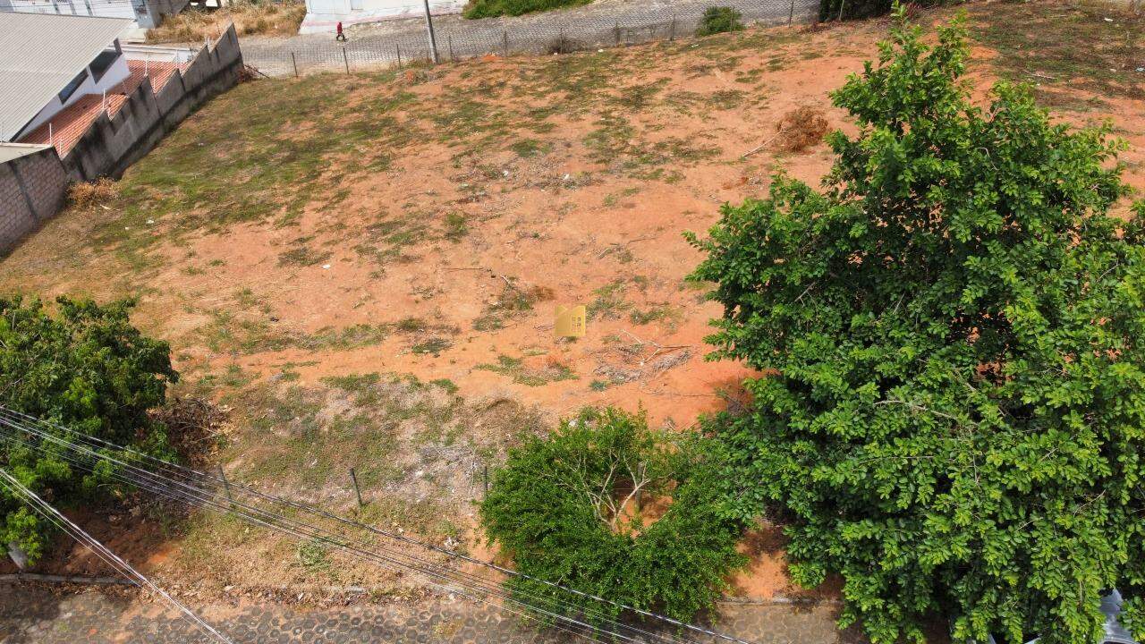 Terreno à venda no Jardim Itapemirim: 