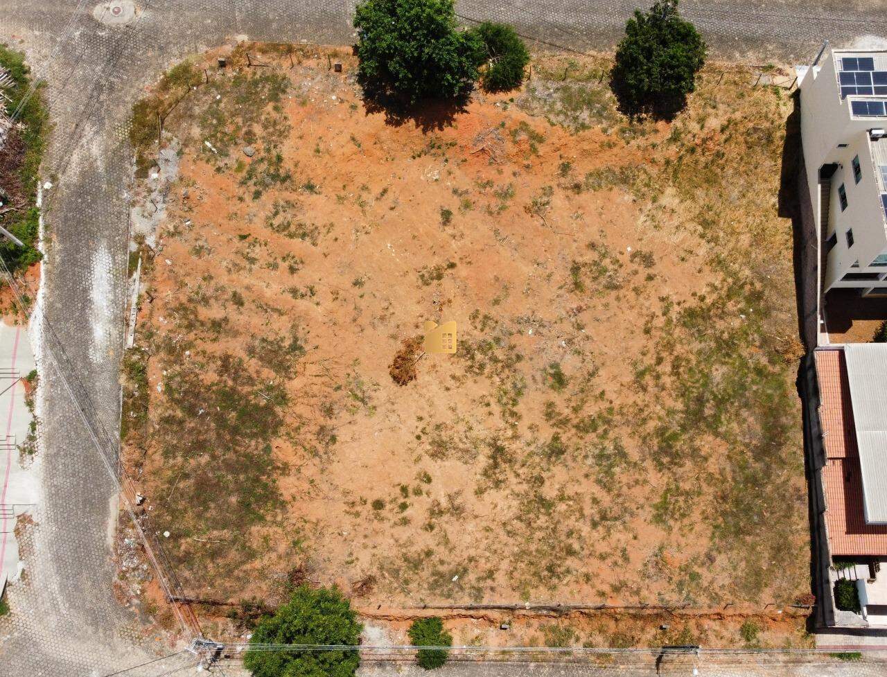 Terreno à venda no Jardim Itapemirim: 