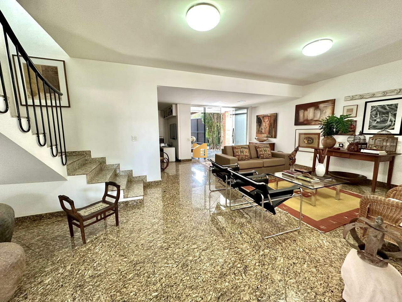 Casa à venda no Gilberto Machado: 