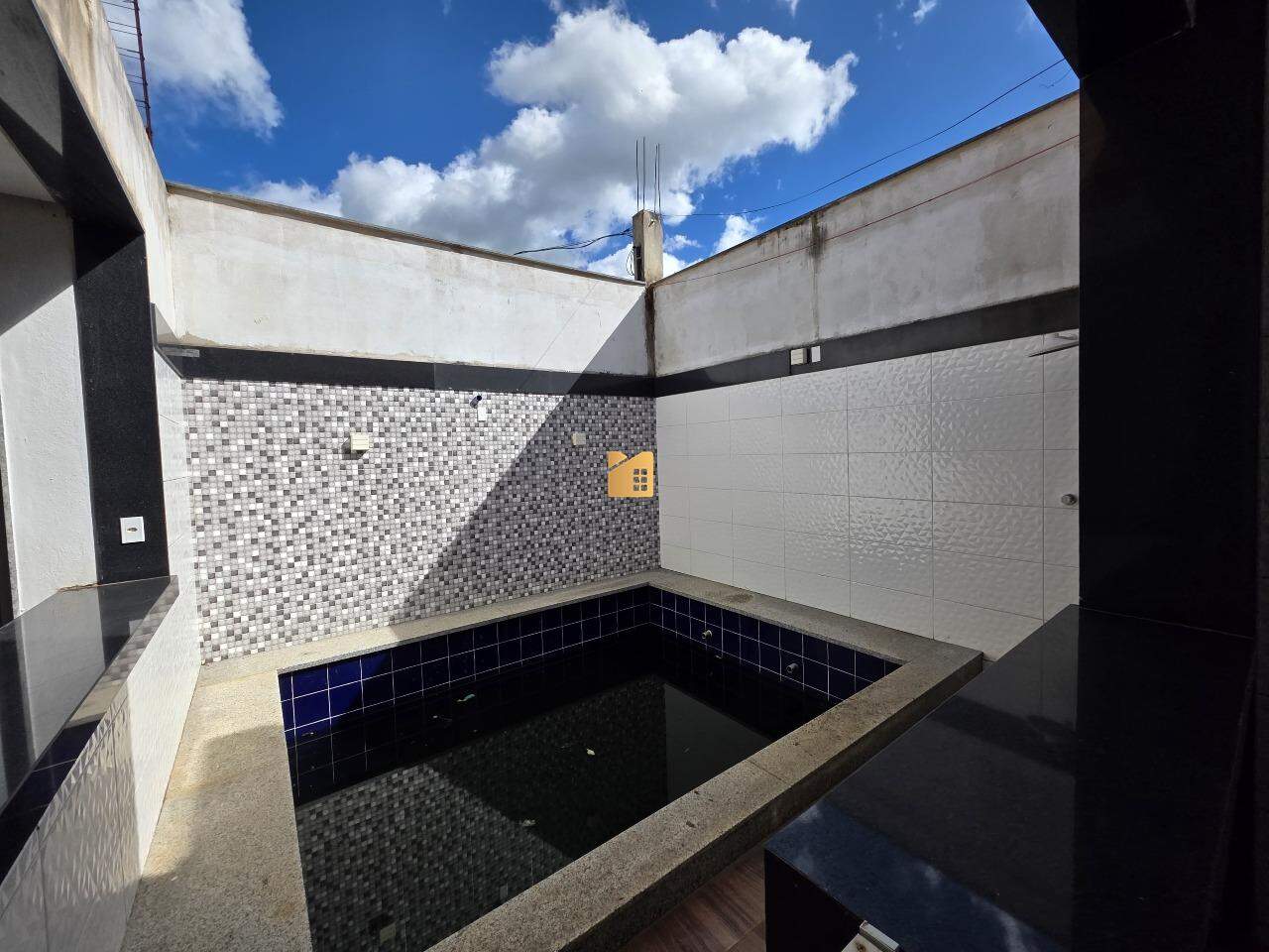 Casa em construção à venda no São Geraldo: 