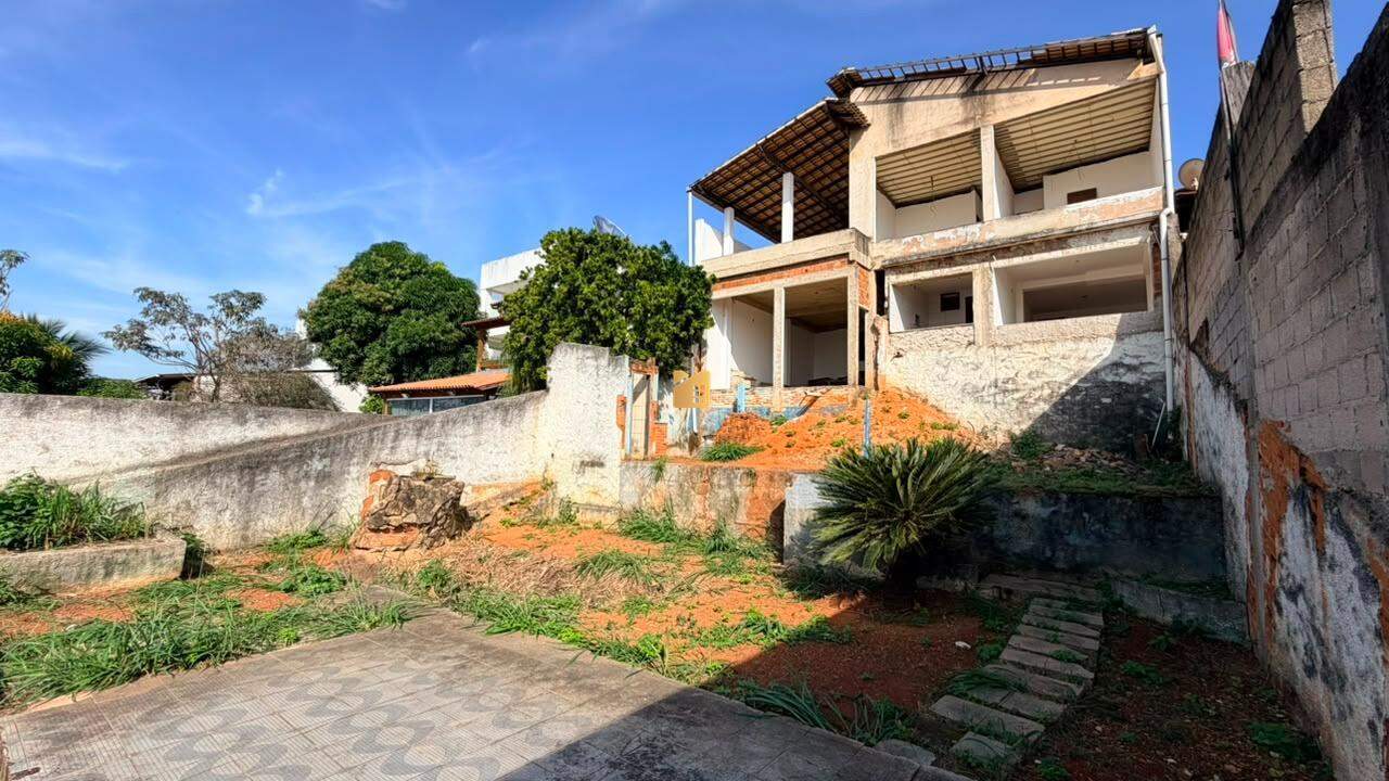 Casa em construção à venda no Vila Rica: 