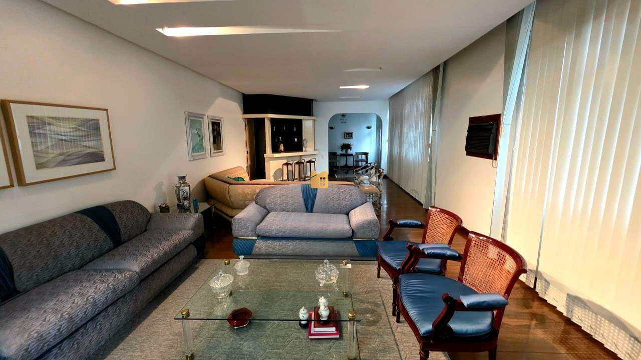 Apartamento à venda no Gilberto Machado: 