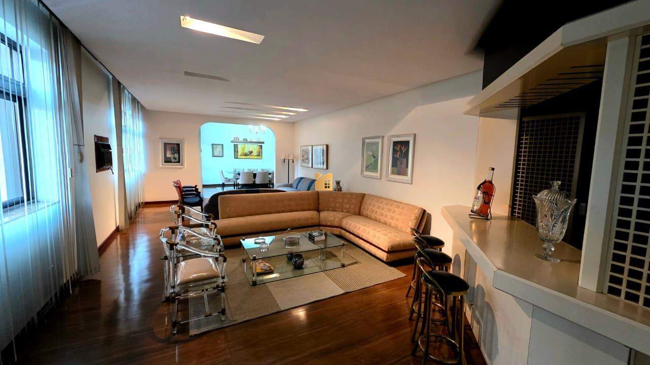 Apartamento à venda no Gilberto Machado: 