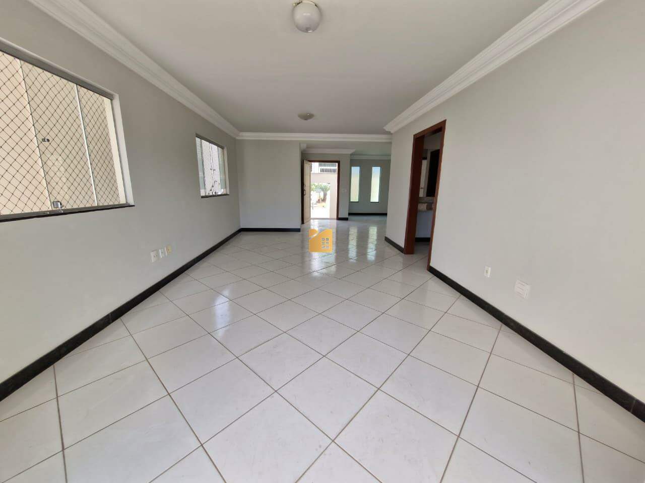 Casa à venda no Gilberto Machado: 