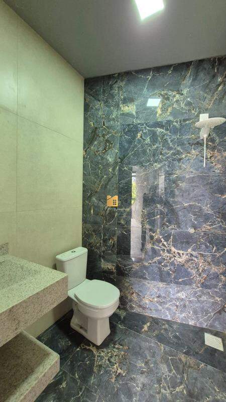 Casa à venda no Gilberto Machado: 