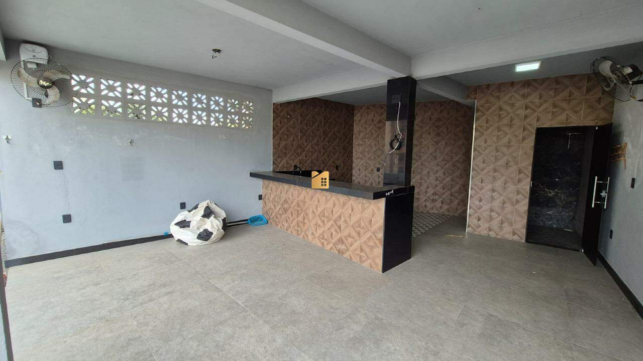 Casa à venda no Gilberto Machado: 