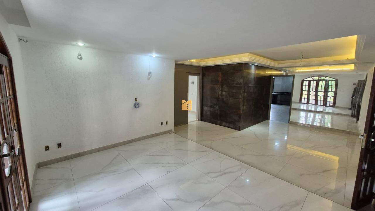 Casa à venda no Gilberto Machado: 