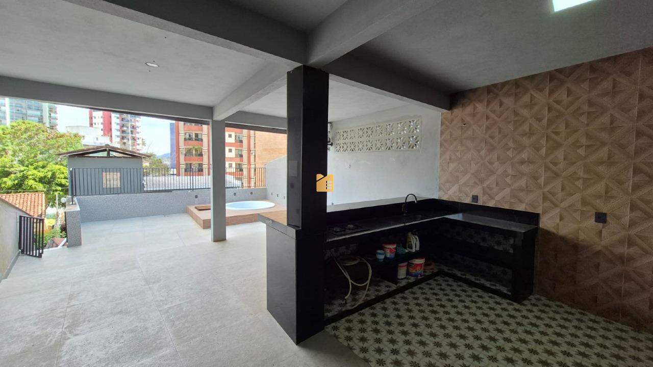 Casa à venda no Gilberto Machado: 