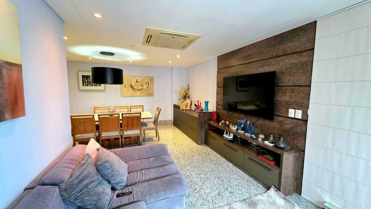 Apartamento à venda no Gilberto Machado: 
