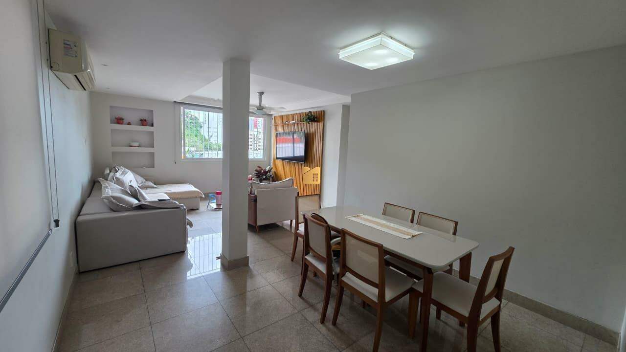 Casa à venda no Gilberto Machado: 