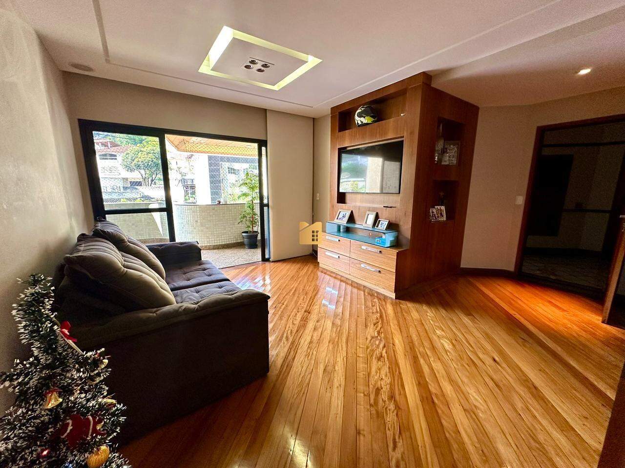 Apartamento à venda no Gilberto Machado: 