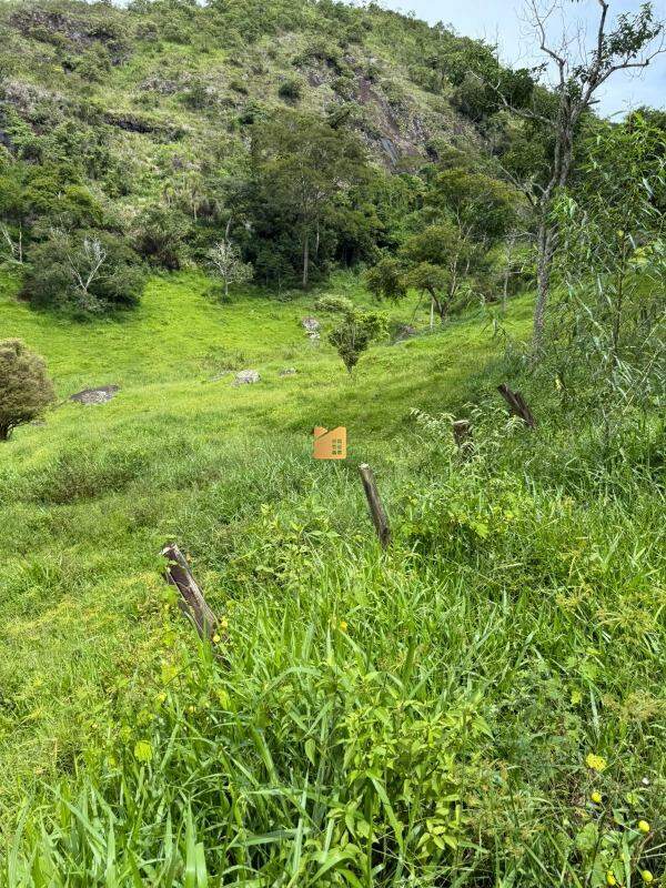 Terreno à venda no Alto Calçado: 