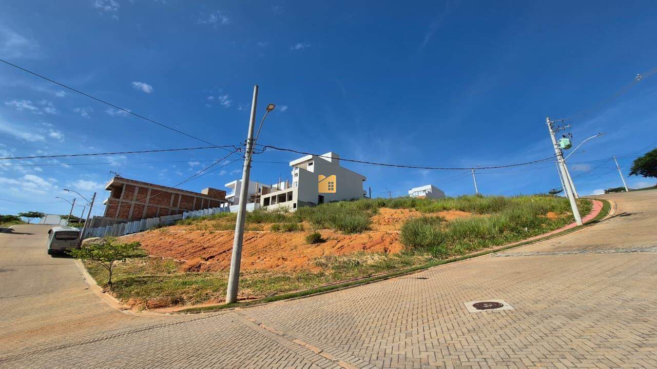 Terreno à venda no Paraíso: 