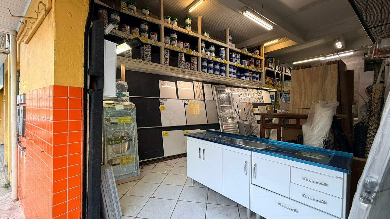 Prédio Inteiro à venda no Amarelo: 