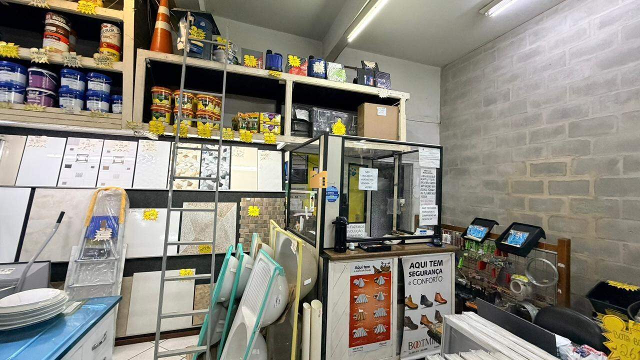 Prédio Inteiro à venda no Amarelo: 