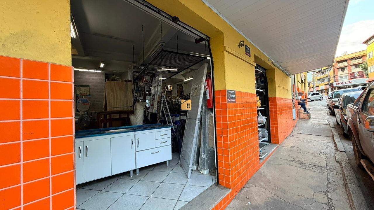 Prédio Inteiro à venda no Amarelo: 