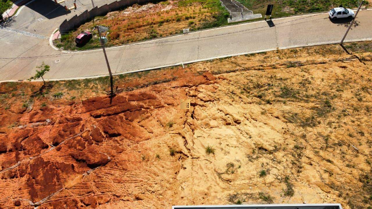 Terreno à venda no Paraíso: 