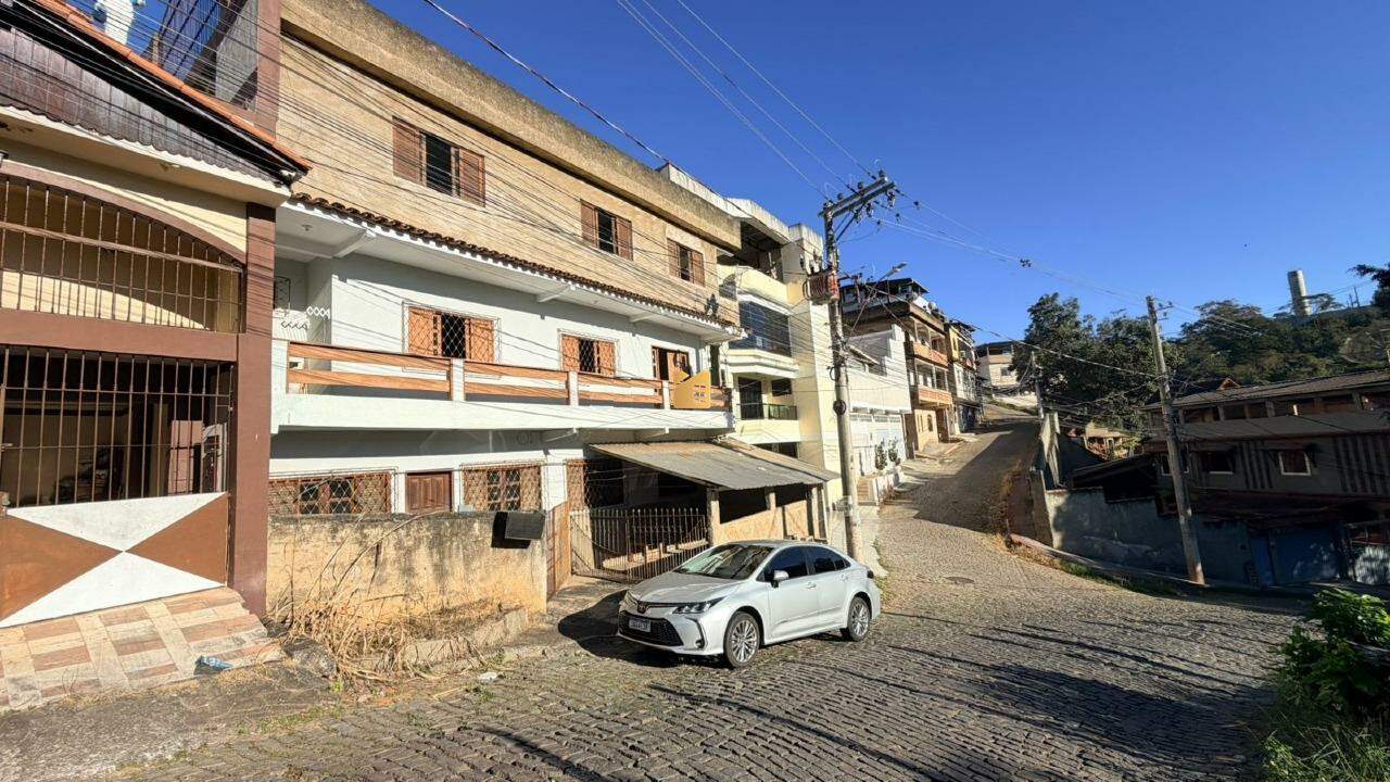 Prédio Inteiro à venda no Teixeira Leite: 