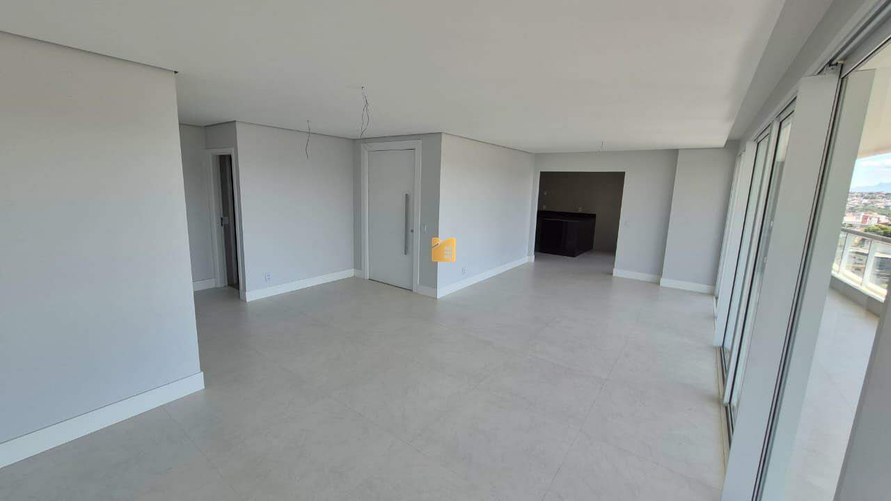 Apartamento à venda no Gilberto Machado: 