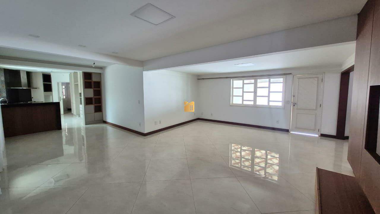 Casa à venda no Paraíso: 
