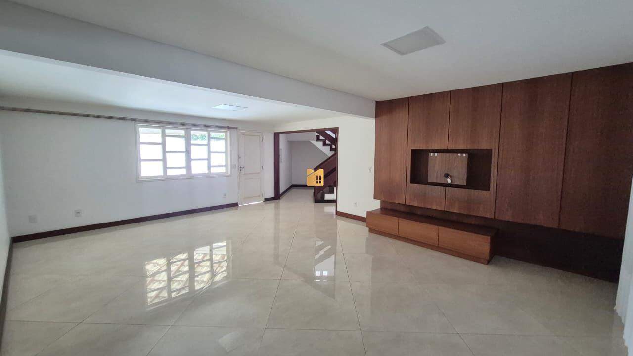 Casa à venda no Paraíso: 