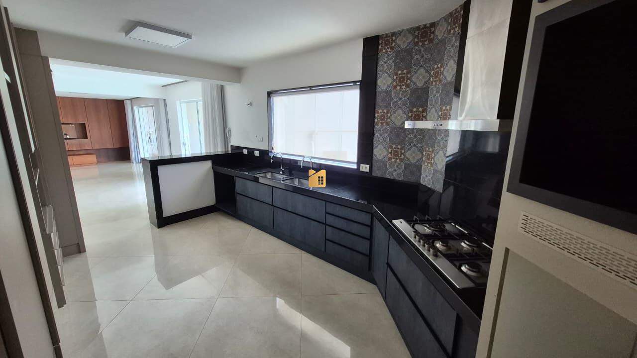 Casa à venda no Paraíso: 