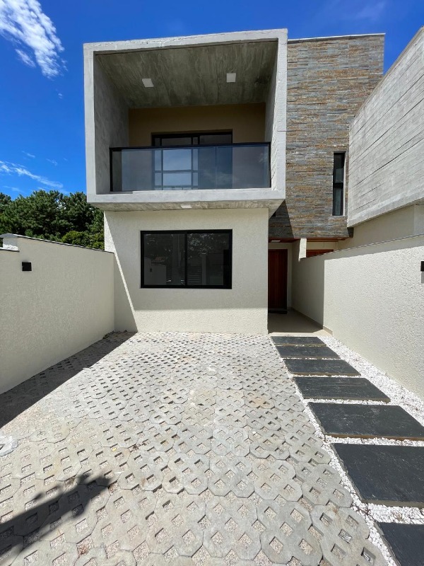 Casa à venda no São João do Rio Vermelho: faixada