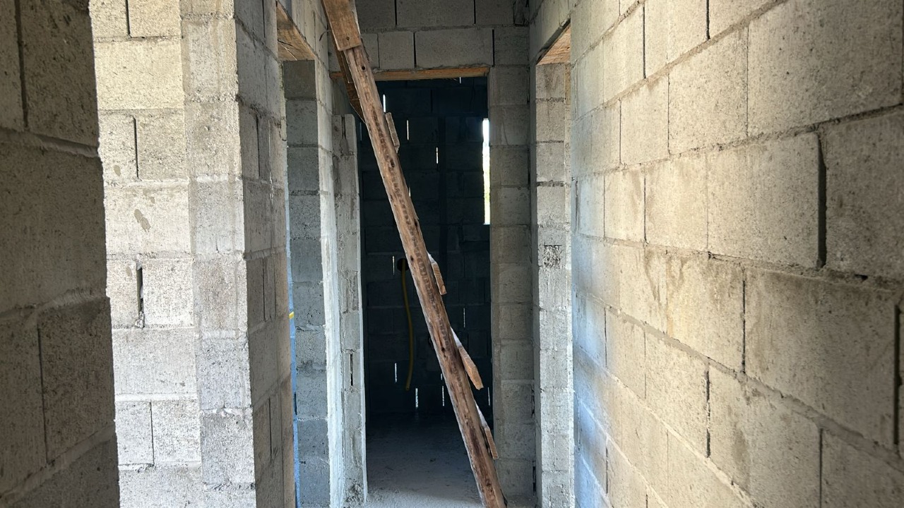 Casa à venda no São João do Rio Vermelho: Corredor