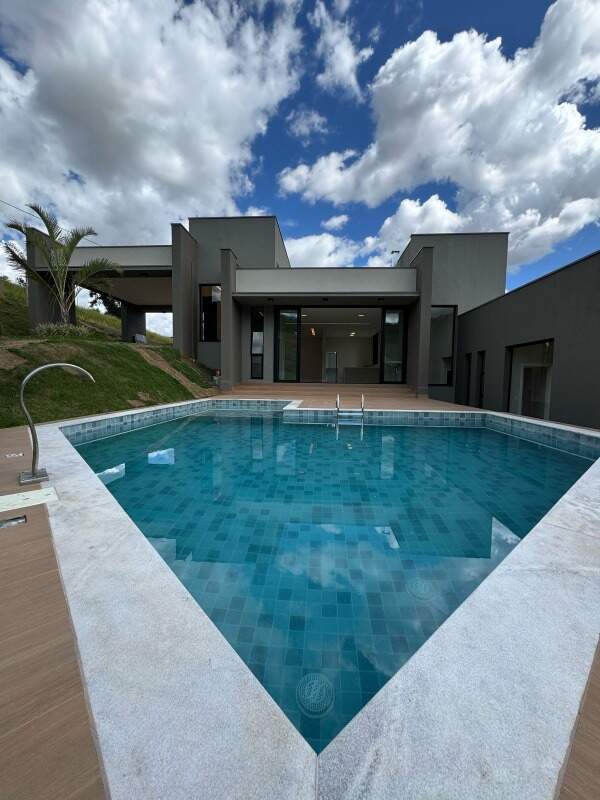 Foto do anúncio: Casa em Pinheirinho
