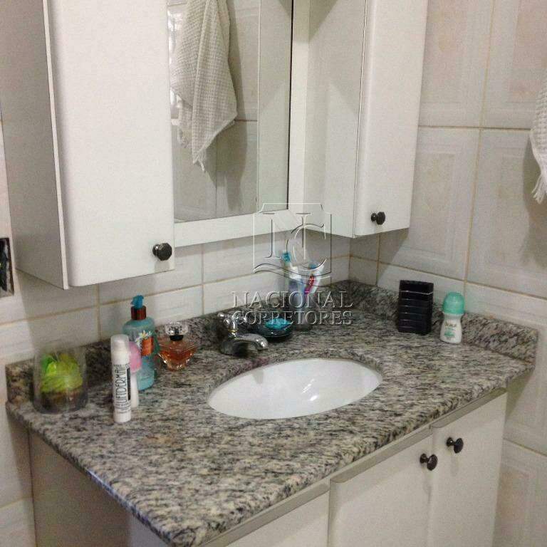 Sobrado para aluguel no Jardim Rina: 