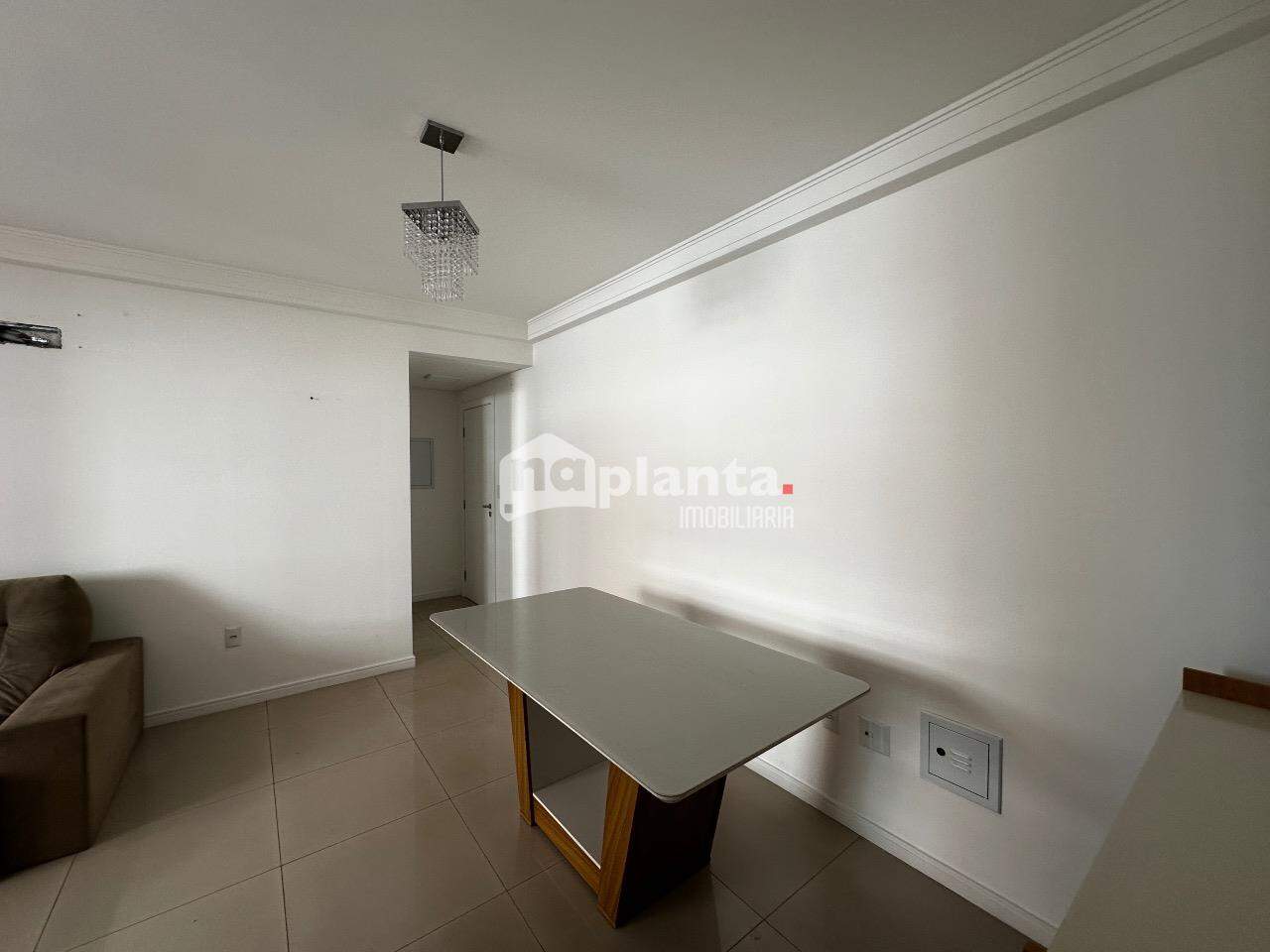 Apartamento à venda com 2 quartos, 105m² - Foto 3