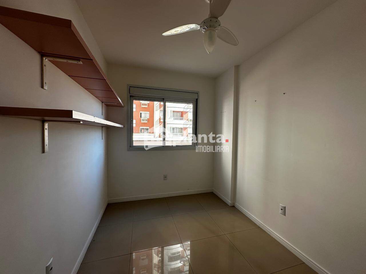 Apartamento à venda com 2 quartos, 105m² - Foto 4