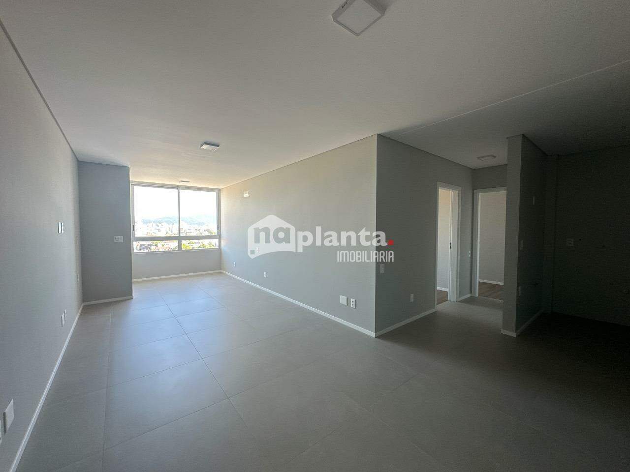 Apartamento à venda com 2 quartos, 99m² - Foto 1