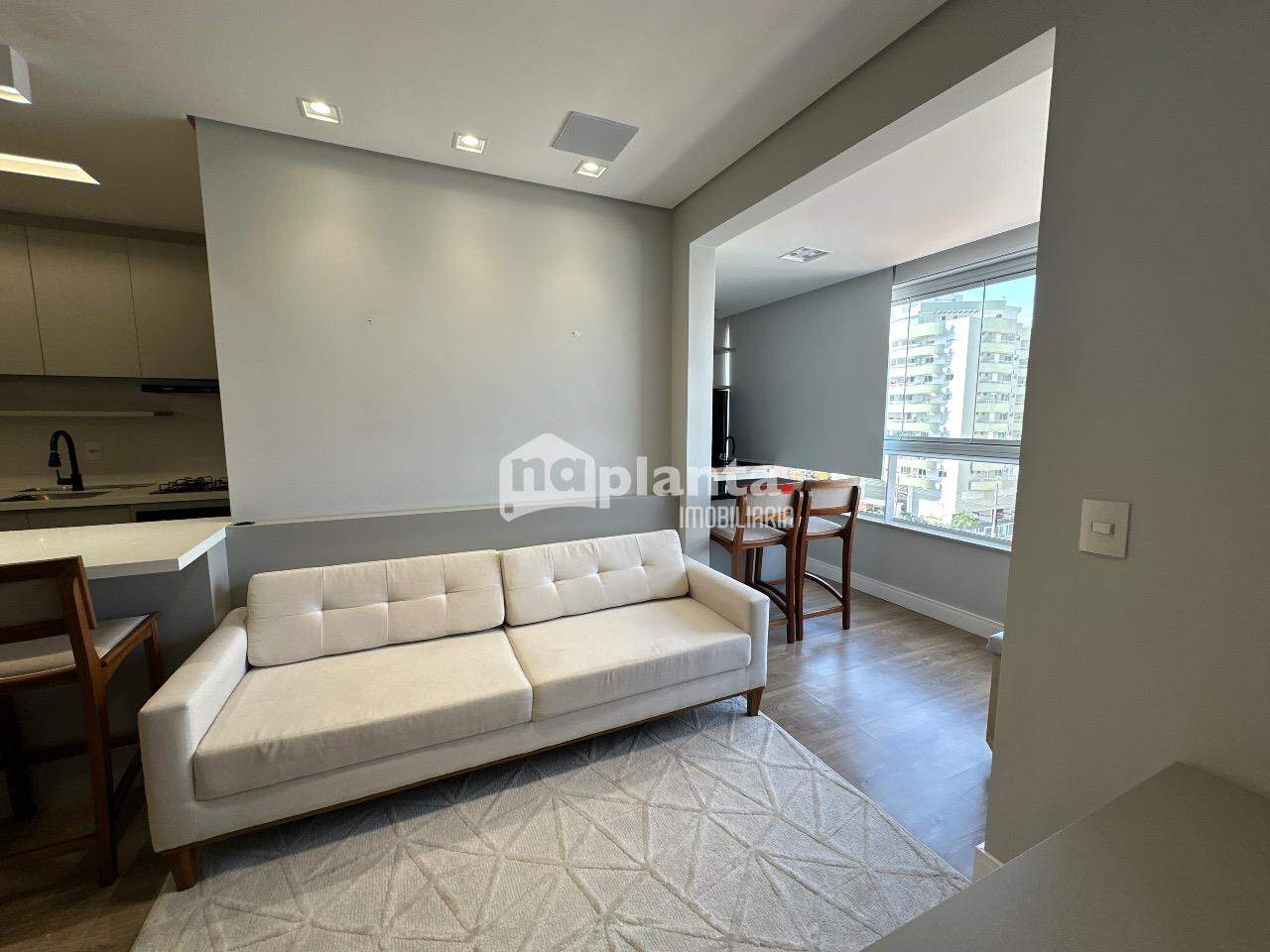 Apartamento à venda com 2 quartos, 73m² - Foto 4