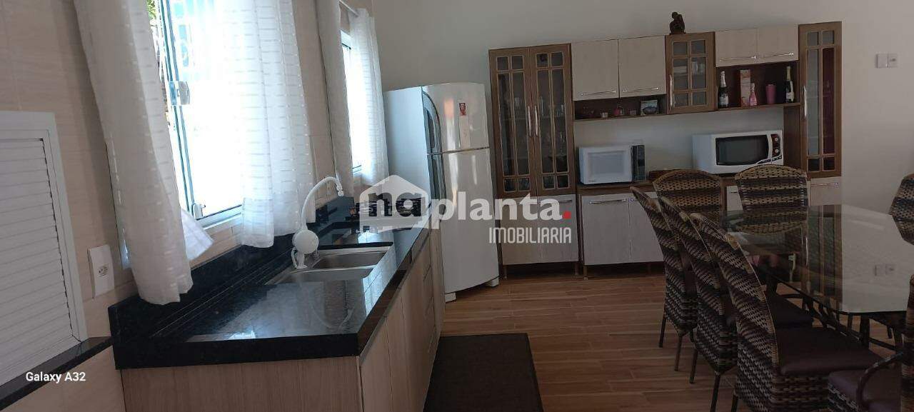 Casa, 3 quartos, 200 m² - Foto 2